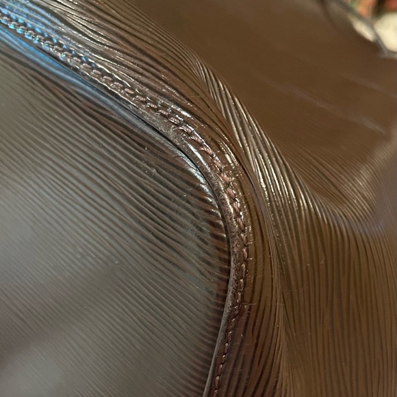 Louis Vuitton Noe. Petit Noe in Moka Rich Chocolate! Beautiful Pre Loved Bag! - Picture 8 of 16